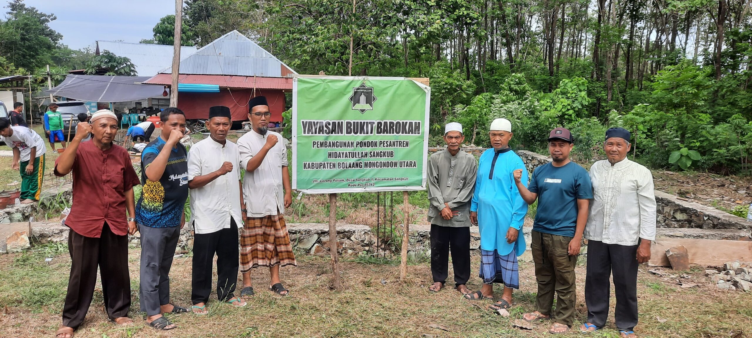 PEMBANGUNAN MASJID DI PONDOK PESANTREN HIDAYATULLAH PERINTISAN SANGKUBDESA - BMH Sulut